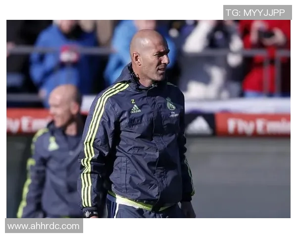 皇马宣布齐达内因家庭原因暂时离队,新帅接任将如何影响球队未来? 皇马宣布齐达内因家庭原因暂时离队,新帅接任将如何影响球队未来?